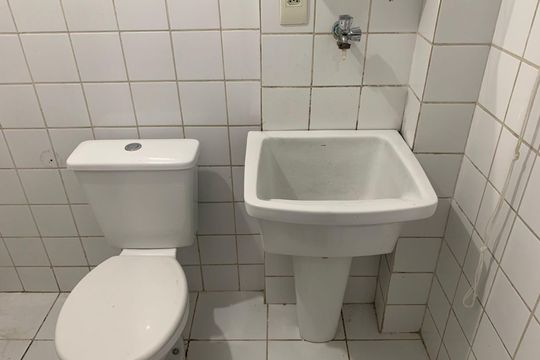 Banheiro de apartamento para alugar com 0 quarto, 36m² em Itararé, Santos