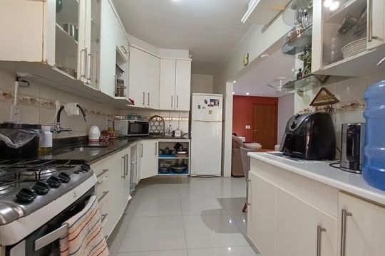 Cozinha de apartamento para alugar com 2 quartos, 79m² em Jardim Itu, Porto Alegre