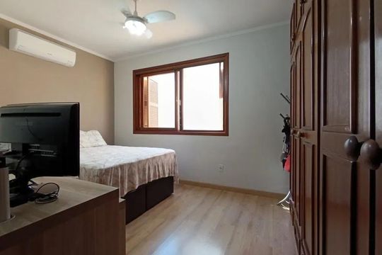 Quarto 1 de apartamento para alugar com 2 quartos, 79m² em Jardim Itu, Porto Alegre