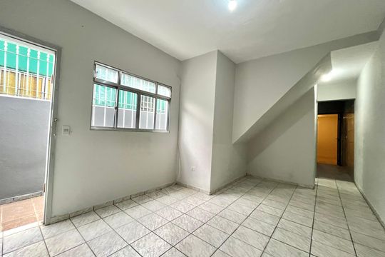 Sala de casa para alugar com 2 quartos, 80m² em Vila da Saúde, São Paulo