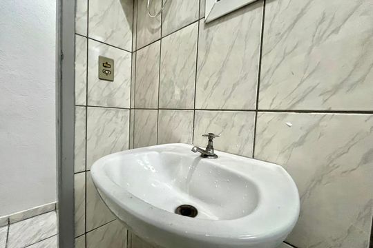 Banheiro de casa para alugar com 2 quartos, 80m² em Vila da Saúde, São Paulo