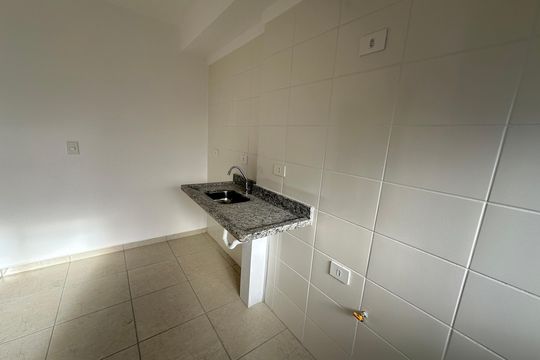 Cozinha de apartamento para alugar com 2 quartos, 46m² em Parque Sao Vicente, São Vicente