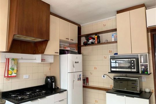 Casa à venda com 2 quartos, 127m² em Vila Nivi, São Paulo