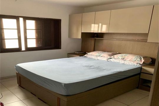 Casa à venda com 2 quartos, 127m² em Vila Nivi, São Paulo