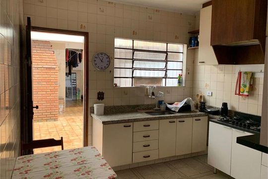 Casa à venda com 2 quartos, 127m² em Vila Nivi, São Paulo
