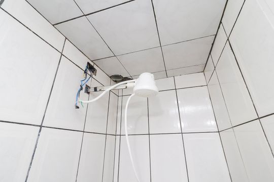 Banheiro de casa para alugar com 2 quartos, 90m² em Parque Guaianazes, São Paulo