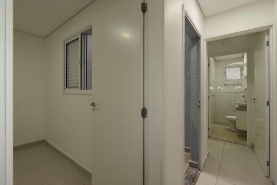 Corredor de apartamento à venda com 2 quartos, 63m² em Vila Pires, Santo André