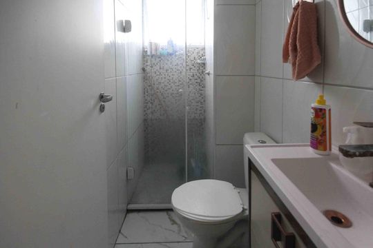 Banheiro de apartamento à venda com 2 quartos, 40m² em Jardim Imperador (zona Leste), São Paulo