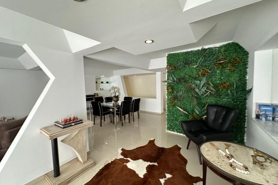 Sala de casa de condomínio para alugar com 4 quartos, 348m² em Residencial Tres (alphaville), Santana de Parnaíba