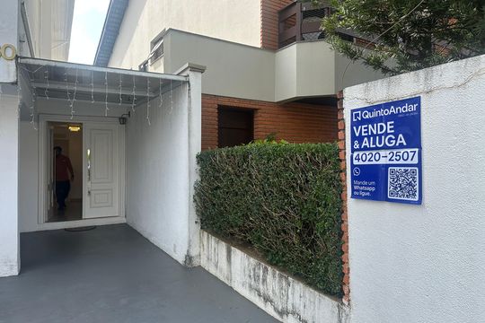 Fachada de casa de condomínio para alugar com 4 quartos, 348m² em Residencial Tres (alphaville), Santana de Parnaíba