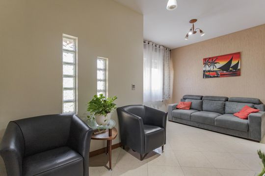 Sala de casa à venda com 3 quartos, 204m² em Rubem Berta, Porto Alegre