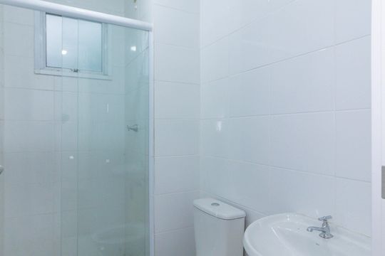 Banheiro de apartamento à venda com 2 quartos, 43m² em Parque Nações Unidas, São Paulo