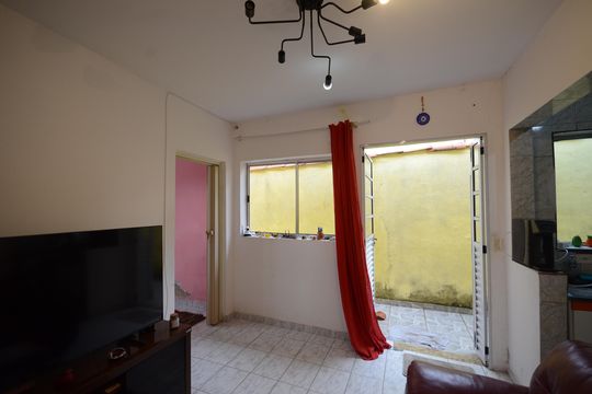 Casa para alugar com 2 quartos, 100m² em Jardim Bandeirantes (zona Norte), São Paulo