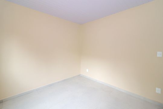 Quarto de casa para alugar com 1 quarto, 30m² em Padre Miguel, Rio de Janeiro