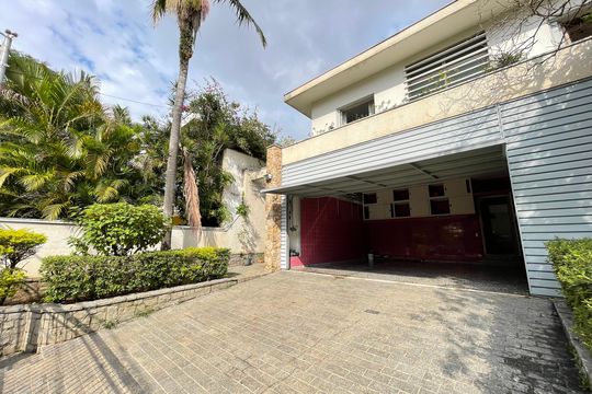 Garagem de casa à venda com 4 quartos, 390m² em Vila Pirajussara, São Paulo