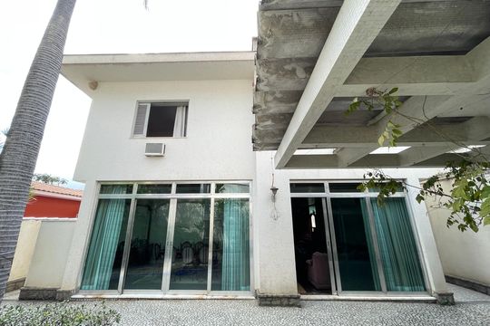 Quintal de casa à venda com 4 quartos, 390m² em Vila Pirajussara, São Paulo