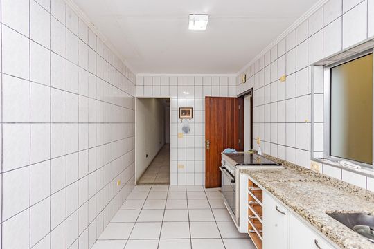 Cozinha de casa para alugar com 2 quartos, 75m² em Vila Liviero, São Paulo