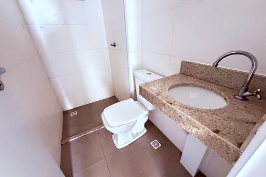 Banheiro de apartamento para alugar com 3 quartos, 100m² em Teixeiras, Juiz de Fora