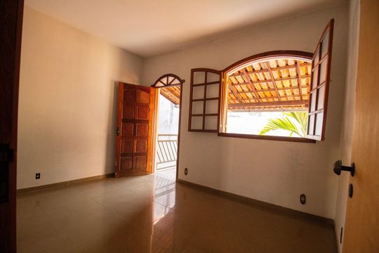 Quarto 01  de casa à venda com 5 quartos, 330m² em Alto Caiçaras, Belo Horizonte