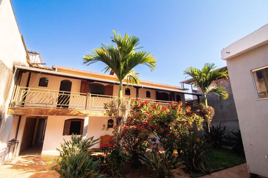 Casa à venda com 5 quartos, 330m² em Alto Caiçaras, Belo Horizonte
