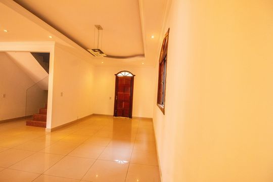 Sala  de casa à venda com 5 quartos, 330m² em Alto Caiçaras, Belo Horizonte