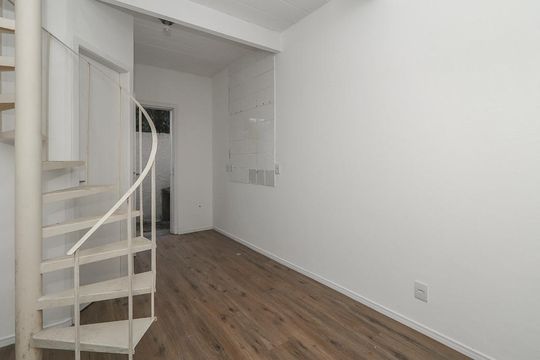 Sala de casa de condomínio à venda com 1 quarto, 36m² em Bom Jesus, Porto Alegre