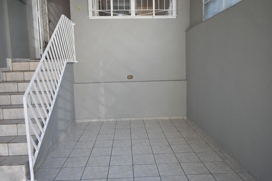 Garagem de casa à venda com 2 quartos, 124m² em Vila da Saúde, São Paulo