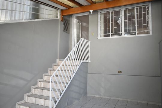 Garagem de casa à venda com 2 quartos, 124m² em Vila da Saúde, São Paulo