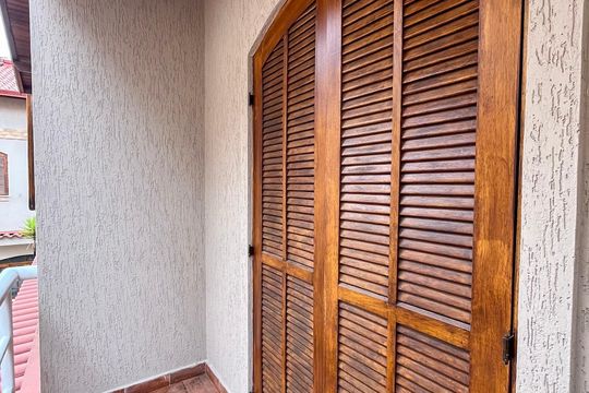 Sacada de casa de condomínio para alugar com 3 quartos, 232m² em Sacoma, São Paulo
