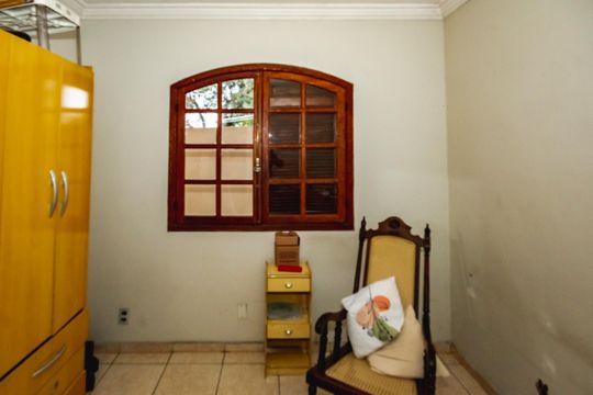 Casa para alugar com 5 quartos, 360m² em Santa Terezinha, Belo Horizonte