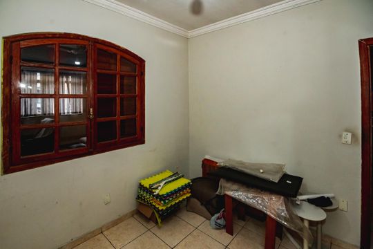 Casa para alugar com 5 quartos, 360m² em Santa Terezinha, Belo Horizonte
