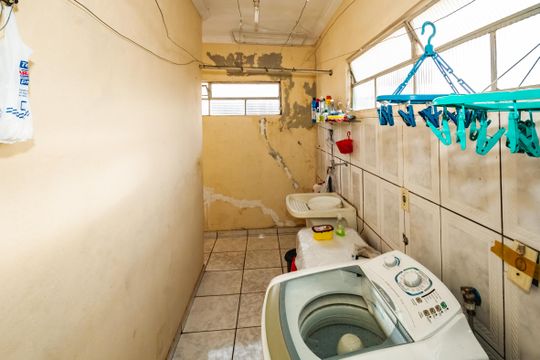 Casa para alugar com 5 quartos, 360m² em Santa Terezinha, Belo Horizonte
