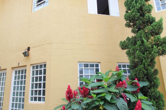 Fachada de casa para alugar com 2 quartos, 110m² em Residencial Bosque dos Ipes, São José dos Campos