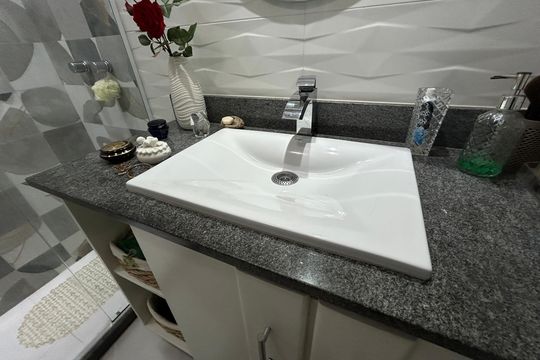 Banheiro Social de apartamento à venda com 2 quartos, 126m² em Vila Valqueire, Rio de Janeiro