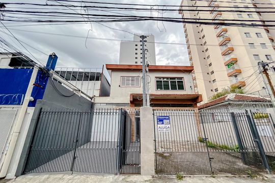 Fachada com Plaquinha de casa para alugar com 5 quartos, 500m² em Tatuapé, São Paulo