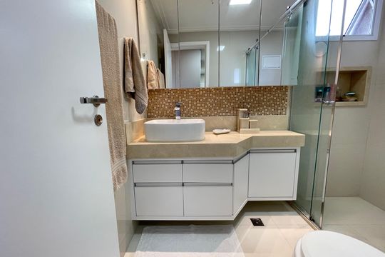 Banheiro 1 de apartamento à venda com 3 quartos, 139m² em Jardim Arpoador, São Paulo