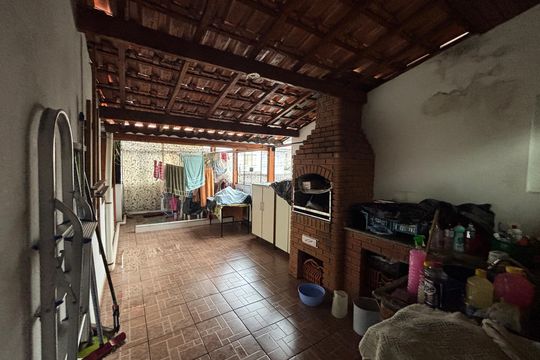 Quintal de casa à venda com 3 quartos, 140m² em Jardim Santa Maria, São Paulo
