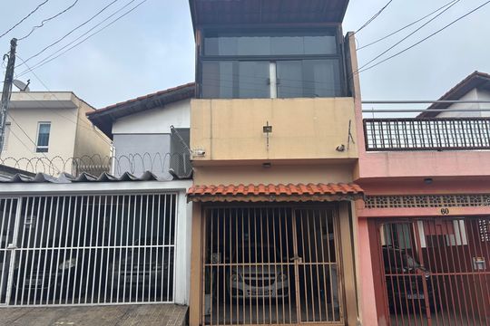 Fachada de casa à venda com 3 quartos, 140m² em Jardim Santa Maria, São Paulo