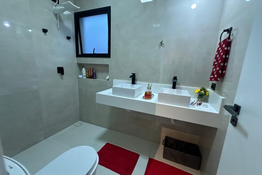 Banheiro da Suíte 3 de casa de condomínio à venda com 3 quartos, 196m² em Sítio do Rosário, Barueri