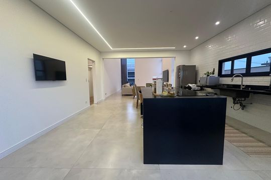 Cozinha de casa de condomínio à venda com 3 quartos, 196m² em Sítio do Rosário, Barueri