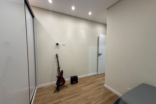 Suíte 1 de casa de condomínio à venda com 3 quartos, 196m² em Sítio do Rosário, Barueri