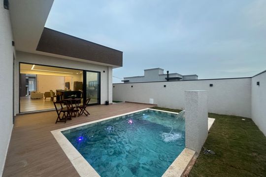 Piscina de casa de condomínio à venda com 3 quartos, 196m² em Sítio do Rosário, Barueri