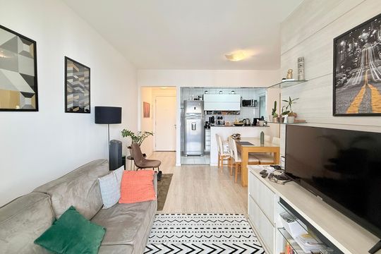 Sala de apartamento à venda com 2 quartos, 59m² em Campo Belo, São Paulo