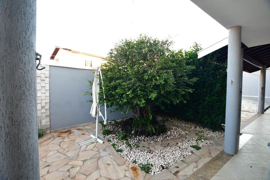 Jardim de casa à venda com 3 quartos, 240m² em Parque Imperador, Campinas