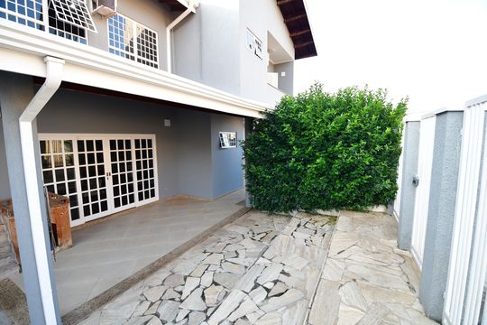 Quintal de casa à venda com 3 quartos, 240m² em Parque Imperador, Campinas