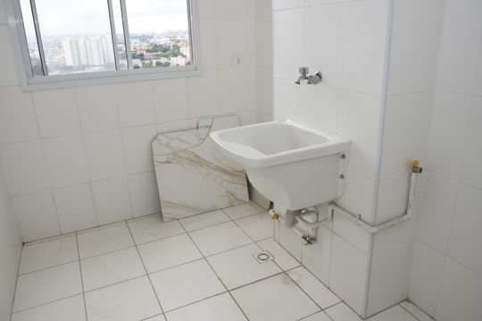 Área de Serviço de apartamento para alugar com 2 quartos, 54m² em Jardim Vitória, Embu das Artes