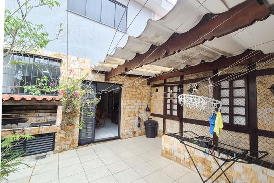Área de Serviço de casa à venda com 3 quartos, 200m² em Vila Odete, São Bernardo do Campo