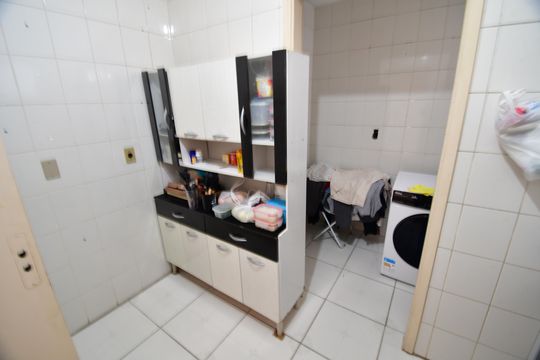 Cozinha de apartamento à venda com 1 quarto, 40m² em Centro, Campinas