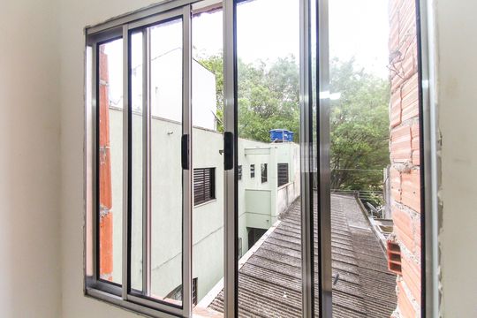 Vista da Sala/Quarto de casa para alugar com 1 quarto, 35m² em Jardim Itapemirim, São Paulo
