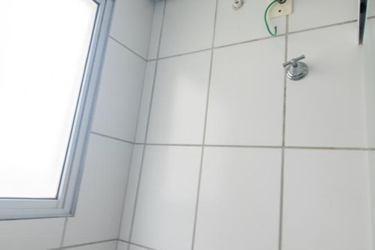 Banheiro Social de apartamento para alugar com 2 quartos, 48m² em Fanny, Curitiba
